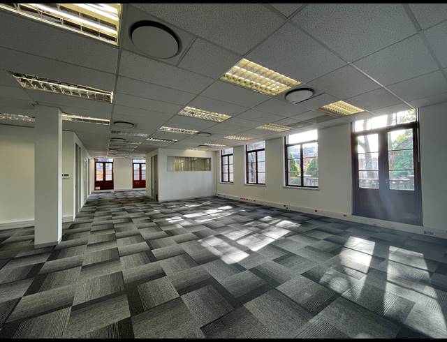 489M² OFFICE TO LET IN SANDTON CENTRAL